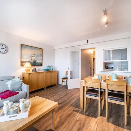 Near Belgian Coast With Sea View, Cleaning Included Apartmán